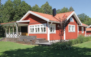 Holiday Home Löttorp with a Fireplace 01, Byxelkrok